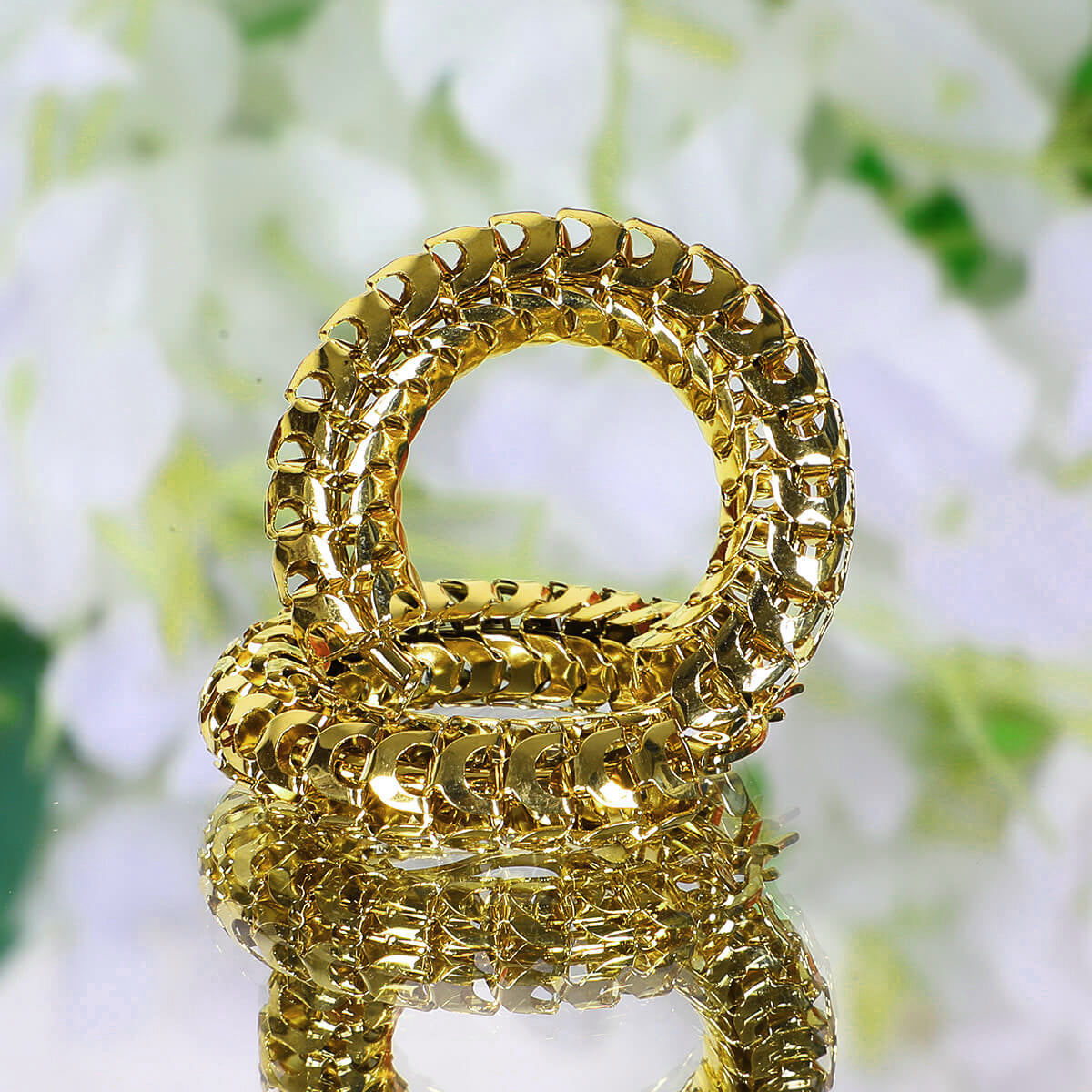 Twisted golden hoops