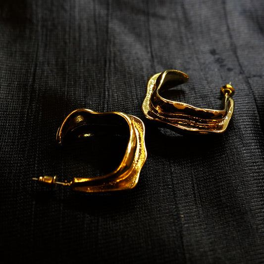 Geometric design golden hoops