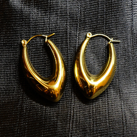 Chunky V-shaped hoops