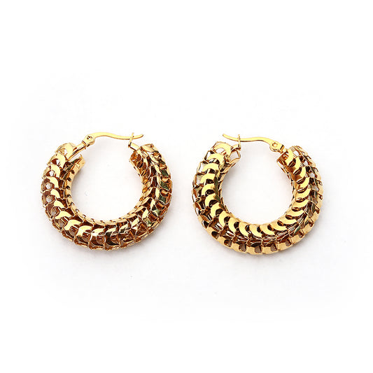 Twisted golden hoops